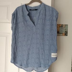 Calvin Klein top Notice I don't use filters👍